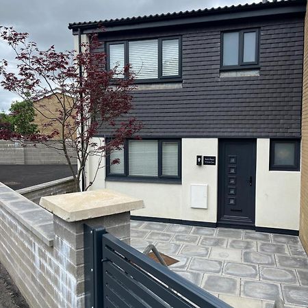Uber Stylish 3 Bedroom Home Off Road Parking Near Town Centre And Bike Park Wales Merthyr Tydfil Buitenkant foto