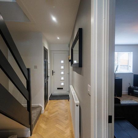 Uber Stylish 3 Bedroom Home Off Road Parking Near Town Centre And Bike Park Wales Merthyr Tydfil Buitenkant foto