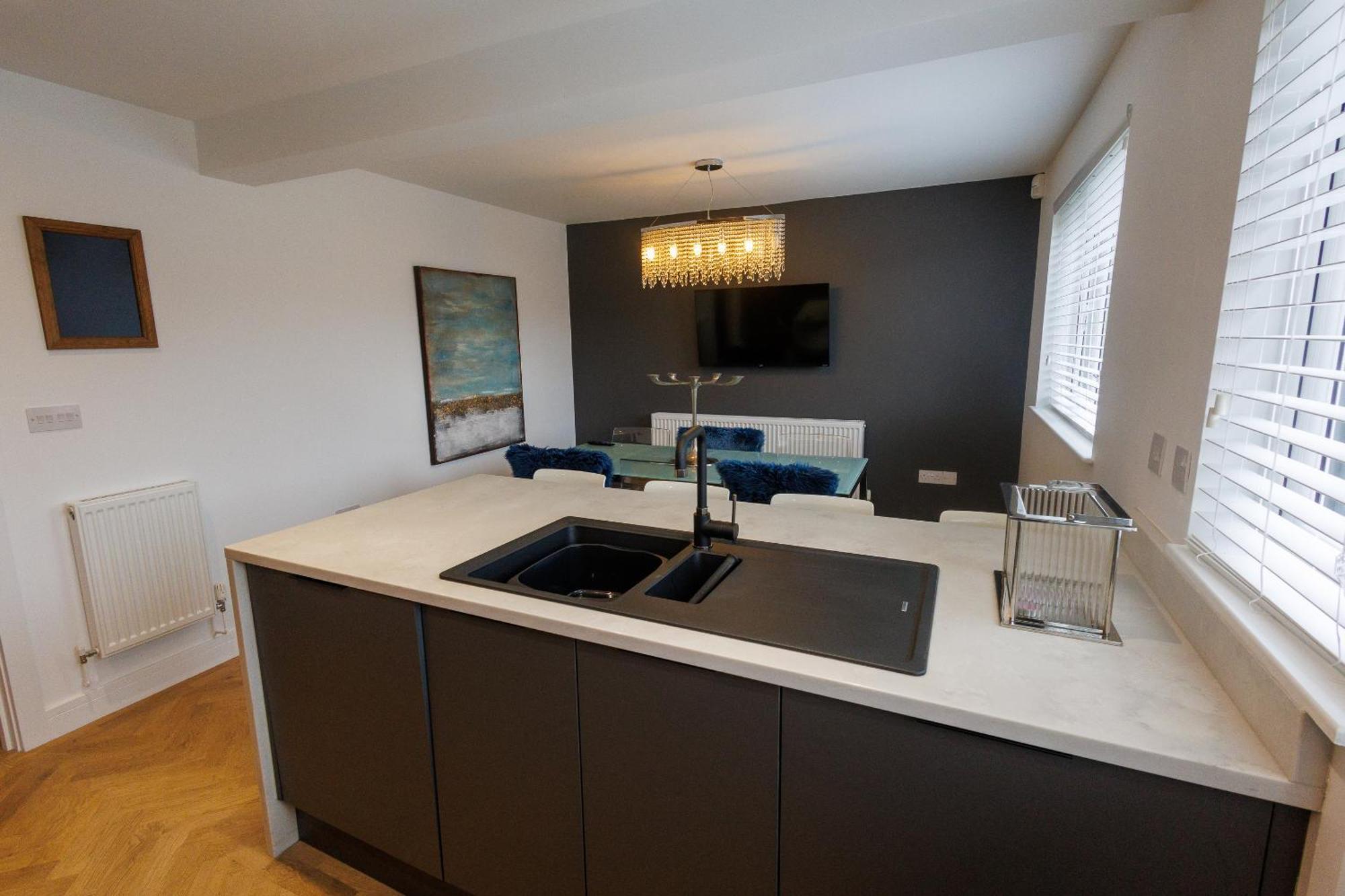 Uber Stylish 3 Bedroom Home Off Road Parking Near Town Centre And Bike Park Wales Merthyr Tydfil Buitenkant foto