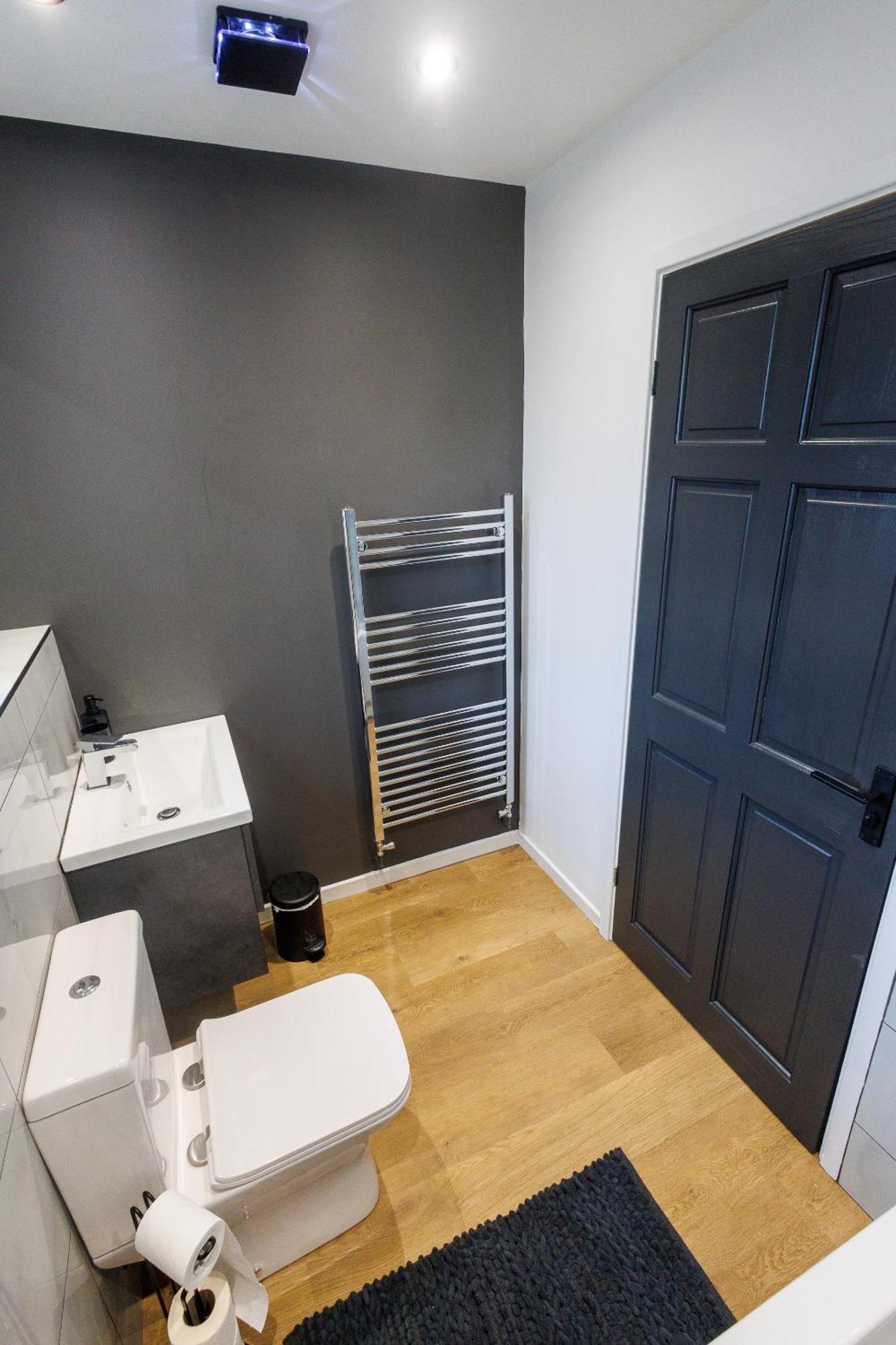 Uber Stylish 3 Bedroom Home Off Road Parking Near Town Centre And Bike Park Wales Merthyr Tydfil Buitenkant foto