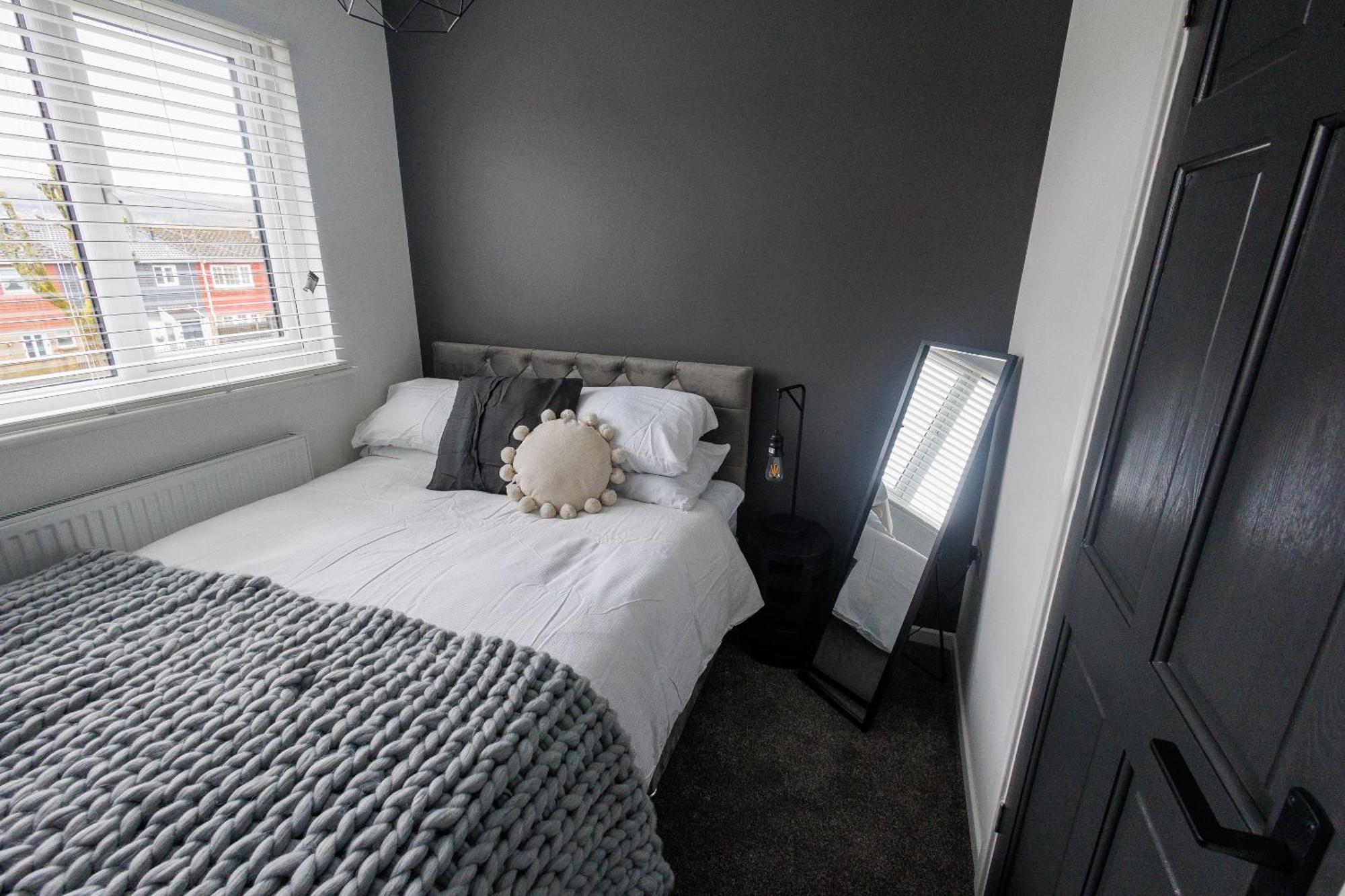 Uber Stylish 3 Bedroom Home Off Road Parking Near Town Centre And Bike Park Wales Merthyr Tydfil Buitenkant foto