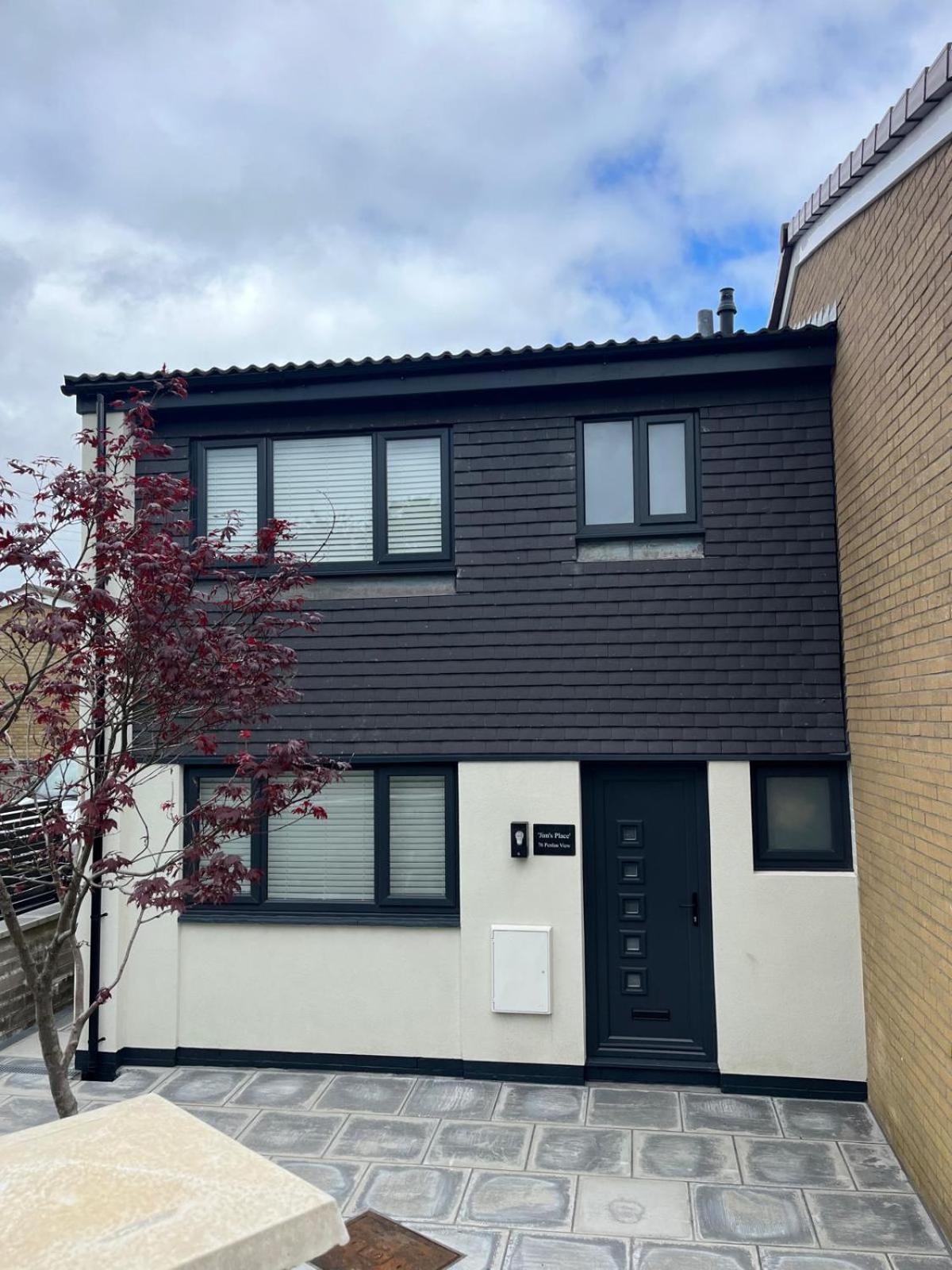 Uber Stylish 3 Bedroom Home Off Road Parking Near Town Centre And Bike Park Wales Merthyr Tydfil Buitenkant foto