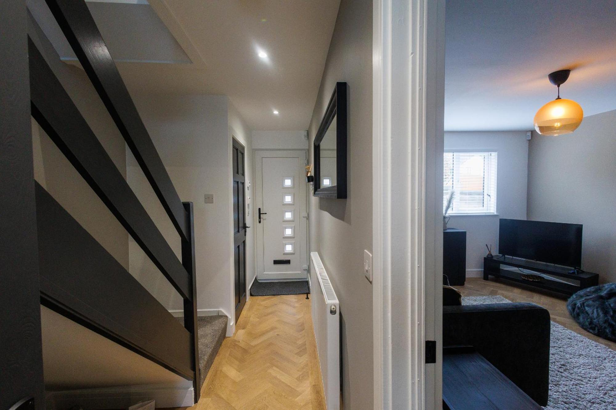 Uber Stylish 3 Bedroom Home Off Road Parking Near Town Centre And Bike Park Wales Merthyr Tydfil Buitenkant foto