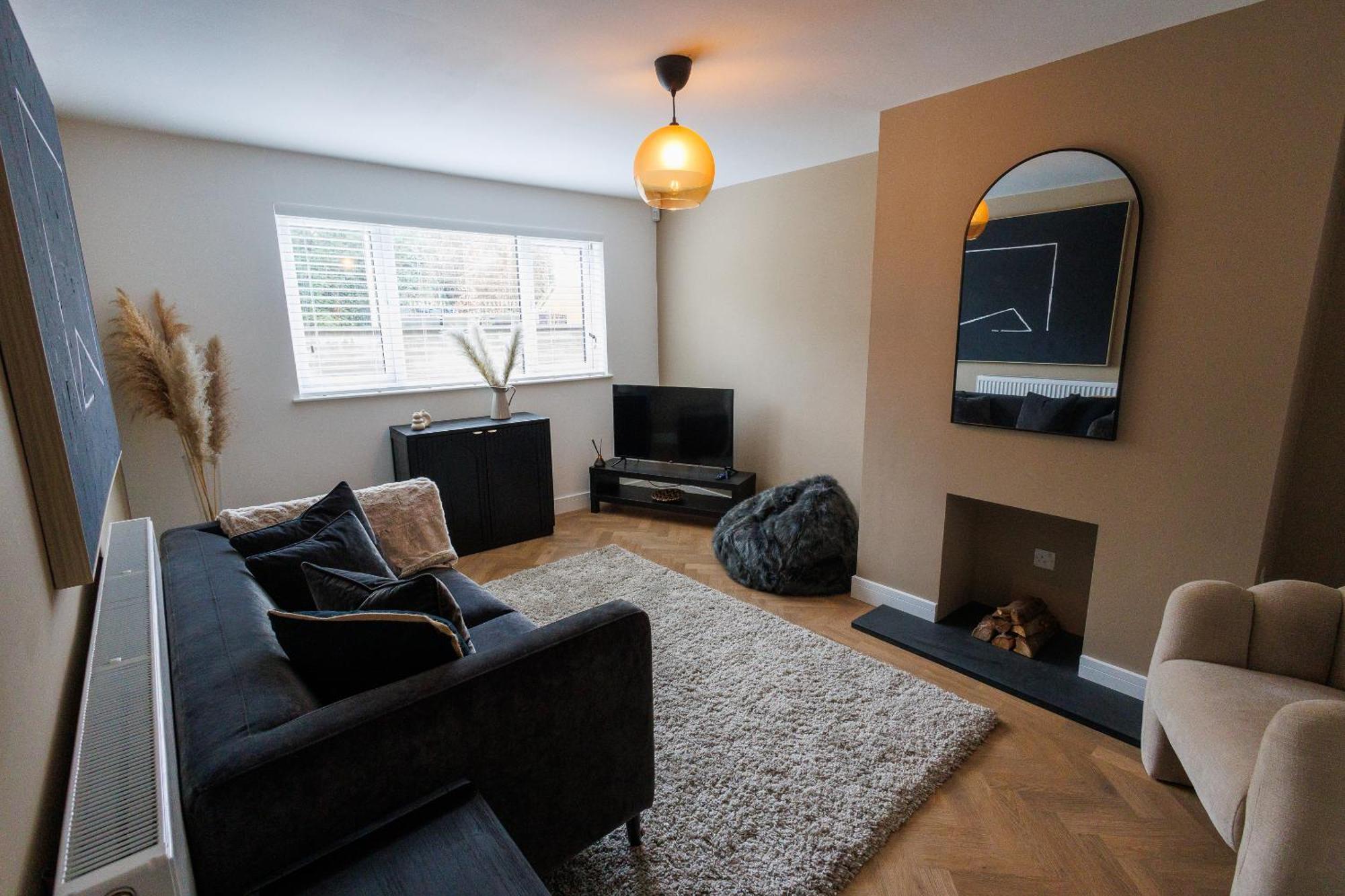 Uber Stylish 3 Bedroom Home Off Road Parking Near Town Centre And Bike Park Wales Merthyr Tydfil Buitenkant foto